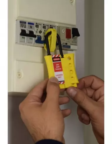 Machoire nylon pp Ø 6mm isolée 4 trous Machoire nylon pp Ø 6mm isolée 4 trous