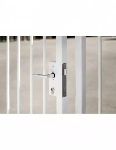 Boîtier serrure portail l50mm avec coffre pour tube 50 Boîtier serrure portail l50mm avec coffre pour tube 50